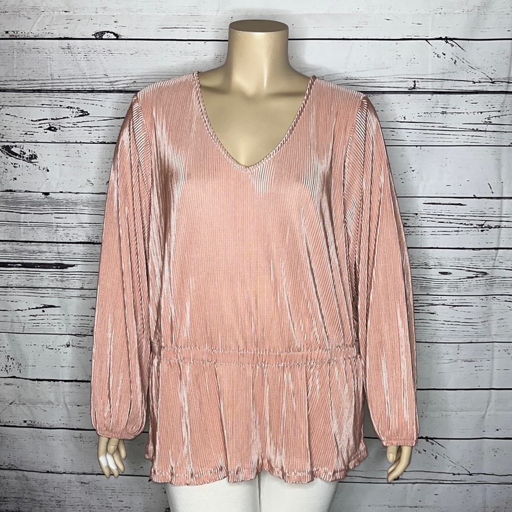 Lane Bryant 26/28 Pink Elastic Drop Waistline V-Neckline. Adorable blush pink 💗